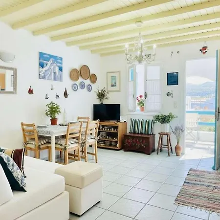 Trendy 2 Bd House W Balcony Close To Feriehus