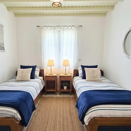 Trendy 2 Bd House W Balcony Close To 奥诺斯